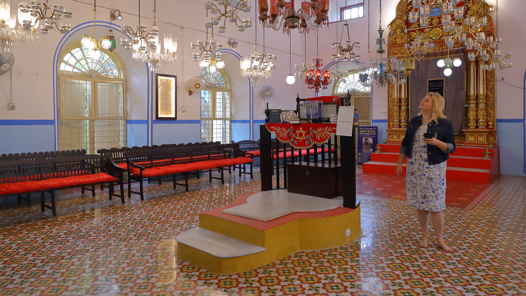 A visitor at Kadavumbhagam Synagogue, Mattancherry